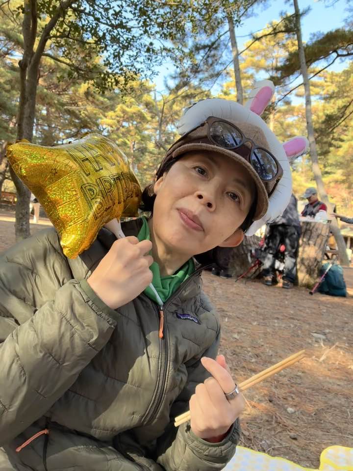 ＼2025紅葉スバラシイ／再度公園へ紅葉ノルディックウォーキングいってきました☆　バウルー パンケーキ HAPPY BIRTHDAY