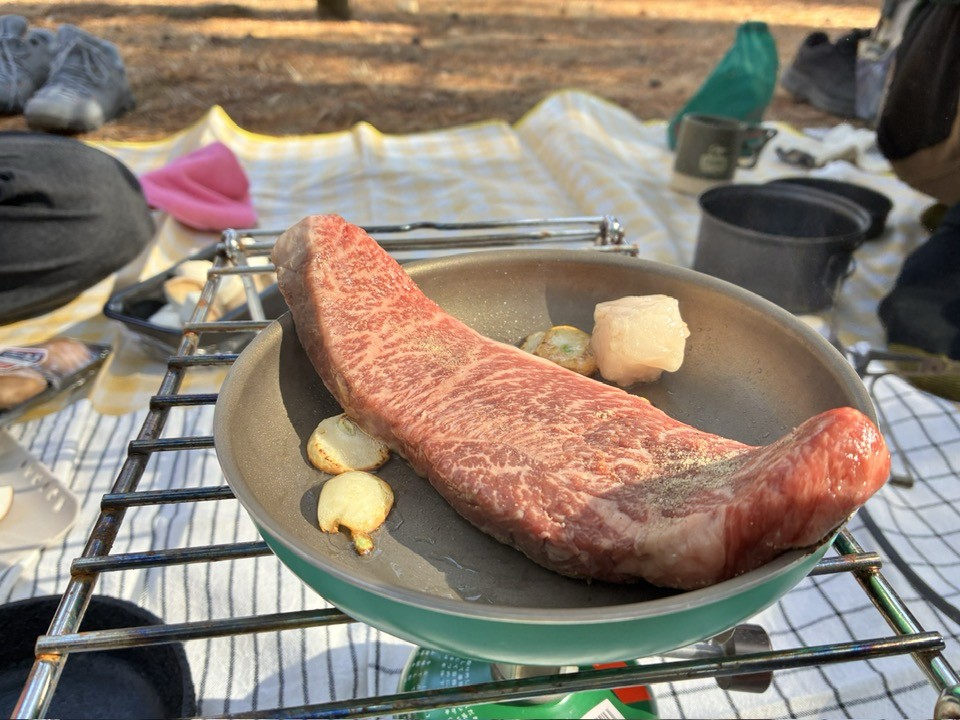 ＼2025紅葉スバラシイ／再度公園へ紅葉ノルディックウォーキングいってきました☆ ヤマメシ編 肉