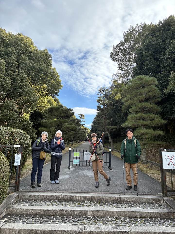 \まるこ愉快なお山の部/2026今年もお正月初詣&お山ノルディックハイキング行ってきました~ 桓武天皇陵