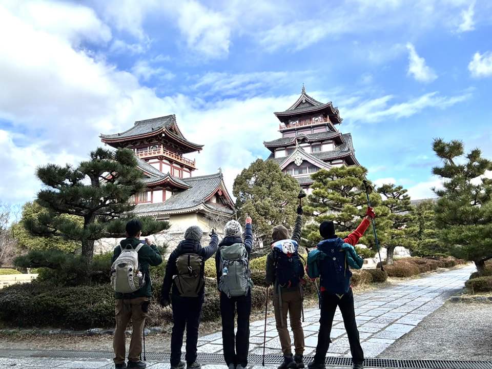 \まるこ愉快なお山の部/2026今年もお正月初詣&お山ノルディックハイキング行ってきました~ 伏見桃山城