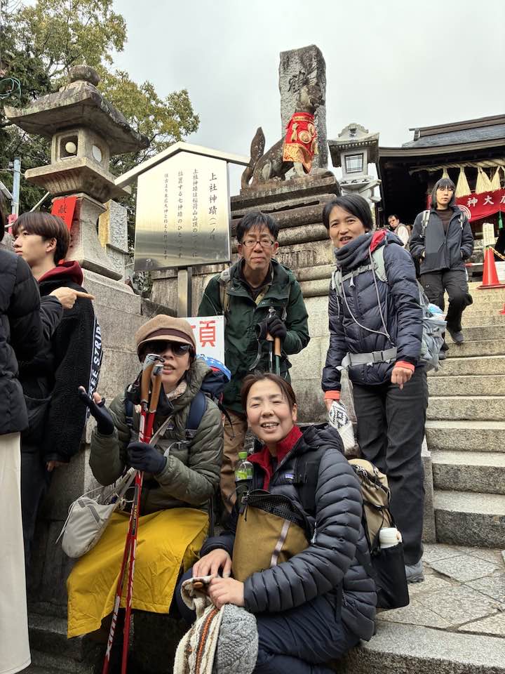 ＼まるこ愉快なお山の部／2026今年もお正月初詣＆お山ノルディックハイキング行ってきました～　伏見稲荷大社