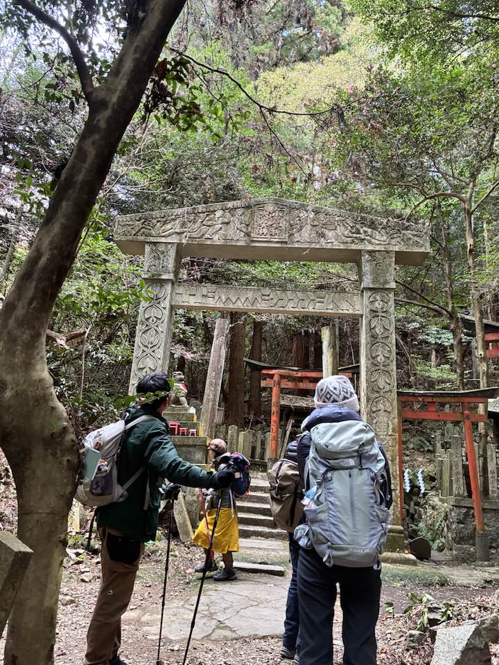 ＼まるこ愉快なお山の部／2026今年もお正月初詣＆お山ノルディックハイキング行ってきました～　大岩神社　堂本印象