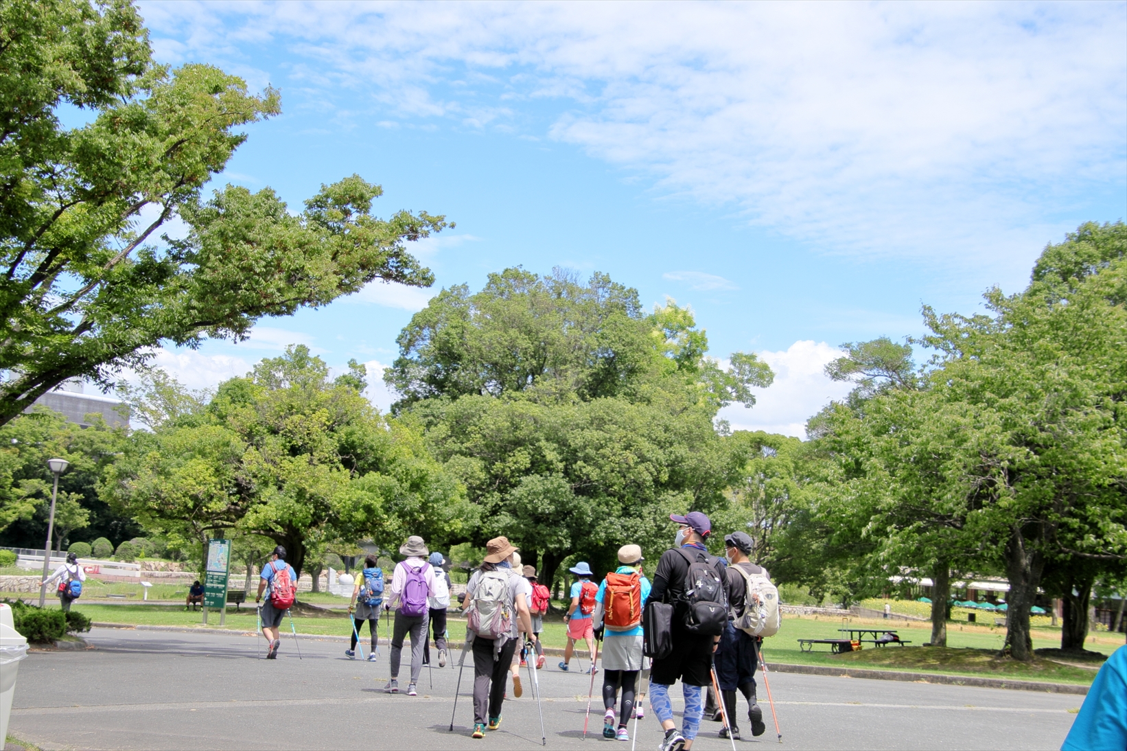 2020コロナな夏！8月10日まるこ万博公園でNW+まりさんの青空木陰でヨガ コラボイベント